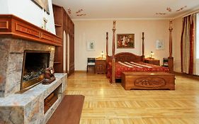 Sunny Grand Apartment By Old Town